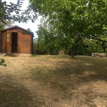 Semesterbostad Nyaralo A Balaton Parton Balatonszepezd