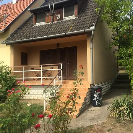 Semesterbostad Nyaralo A Balaton Parton